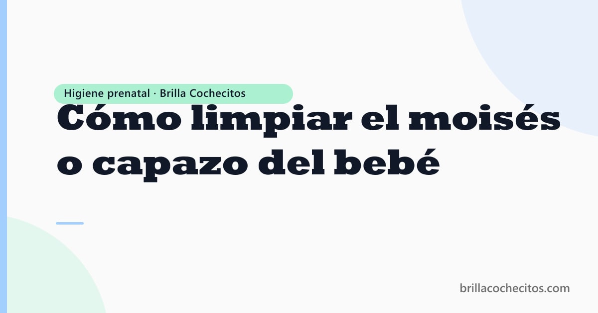 Moisés de bebé limpio y preparado para el recién nacido